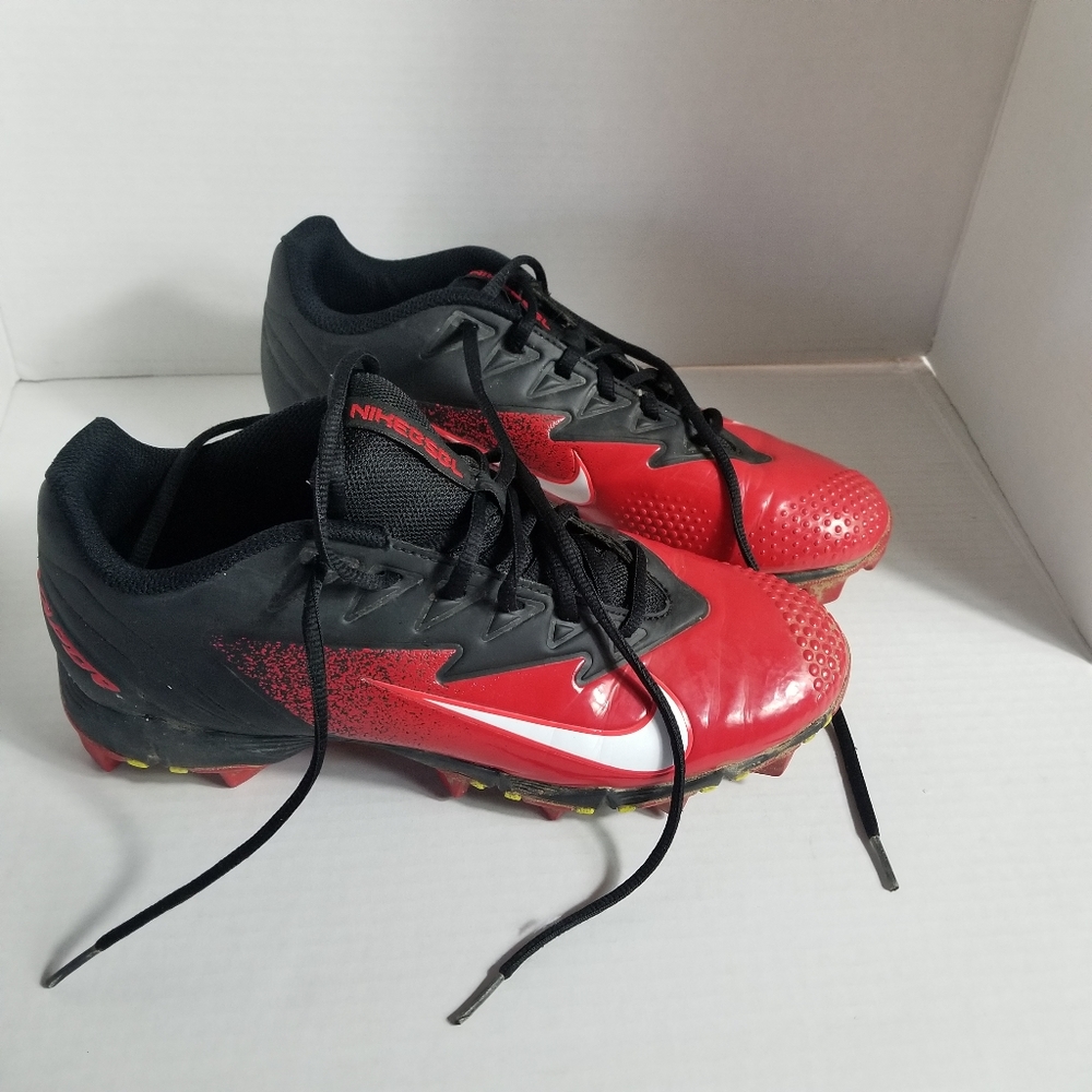 NIKE CLEATS RED BLACK AND WHITE SIZE MENS 8.5